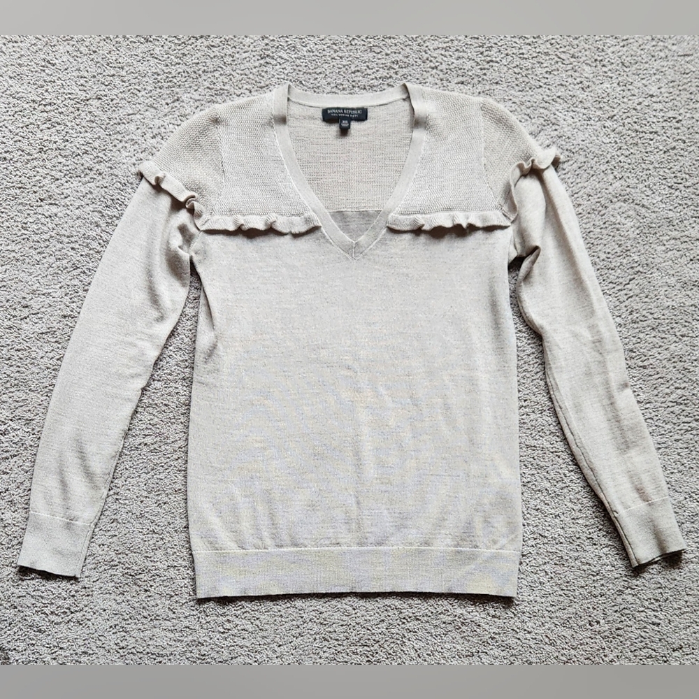 Banana Republic Beige 100% Merino Wool Sweater, Size XS Coquette Light Academia